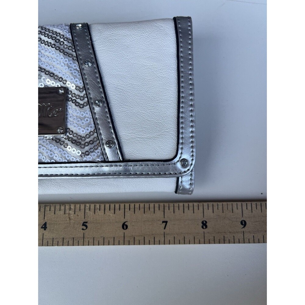 Miss Me White Silver Sequin Western Wallet - Picture 5 of 7